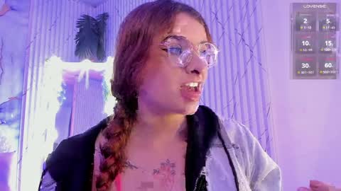 Naomy  online show from April 9, 2:59 am