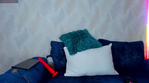 Naomy Cole online show from January 26, 12:16 am