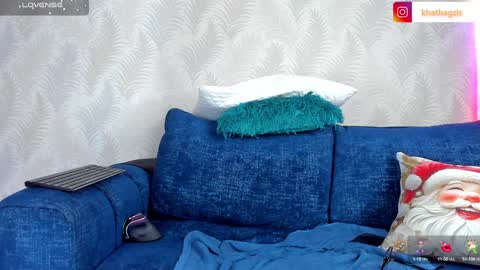 Naomy Cole online show from December 19, 4:34 am