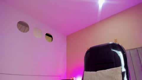 Nascary Fox online show from April 5, 3:09 pm