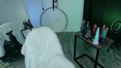 Natasha Luxxx online show from February 14, 11:46 am