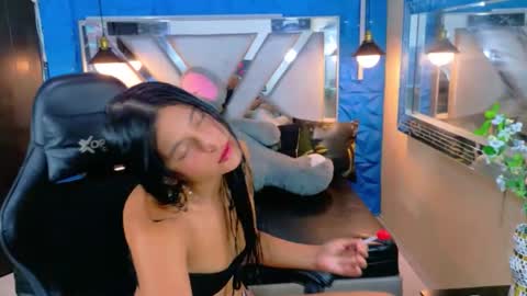 nataliatompsonx1 online show from September 8, 7:35 pm