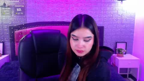 natalie  online show from November 22, 3:49 am