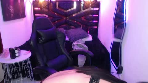 natalie  online show from May 28, 1:58 am