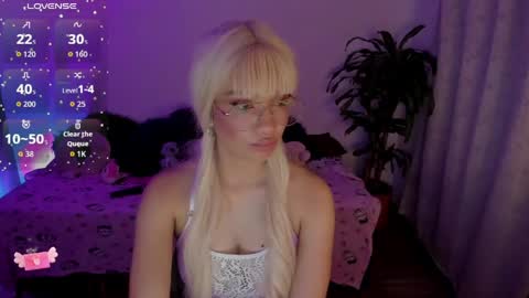 MissNatis online show from March 30, 2:11 am