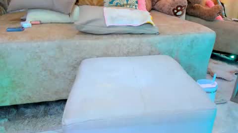       online show from December 16, 9:21 pm