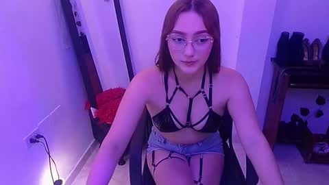 natasha_romanof18 online show from January 14, 1:46 am