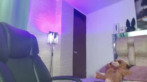   online show from November 20, 9:56 pm