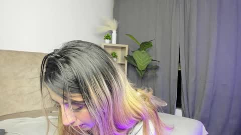 Snapshot of natasna1 chatting on January 11, 8:33 am Natasha Independent model online show from January 11, 8:33 am