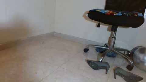 nath_dawson online show from September 16, 12:51 pm