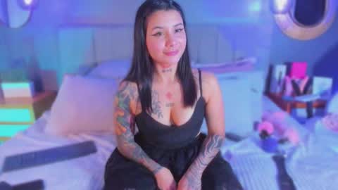 nathalia stone  online show from February 1, 1:02 am