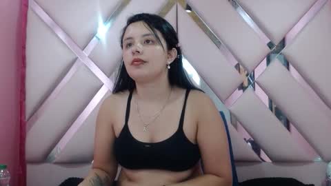 nathaly low online show from December 18, 3:24 am