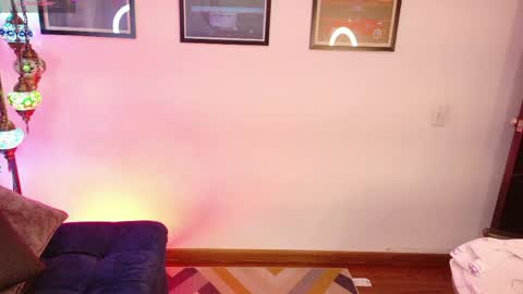 Nathalia online show from April 14, 1:31 am