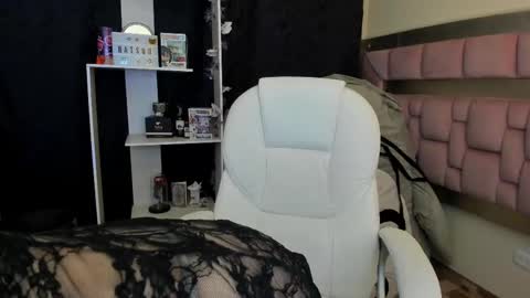Snapshot of natsuki_09 chatting on February 13, 4:32 am Nat  online show from February 13, 4:32 am