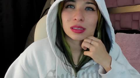 Snapshot of natsuki_09 chatting on December 10, 7:58 am Nat  online show from December 10, 7:58 am