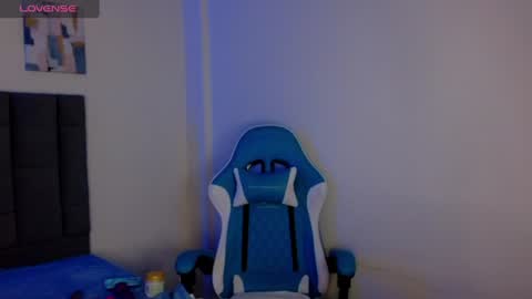 natti_bluee online show from June 13, 4:23 am