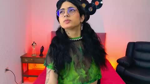 Snapshot of nattrose_ chatting on September 24, 11:39 am Natt online show from September 24, 11:39 am