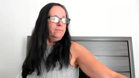 Natural Peach Goddess online show from October 1, 3:11 pm