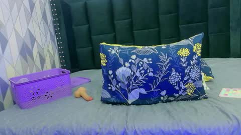 Gwen  online show from May 25, 7:42 pm