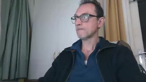 naturista25 online show from November 2, 6:30 pm