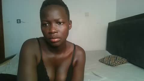 naughttie_mae online show from March 28, 9:11 am