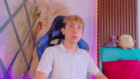 Christopher  Chris online show from February 5, 1:25 pm