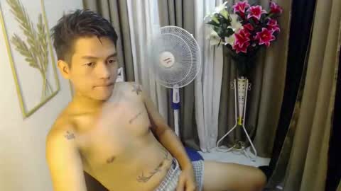 naughty_angelo online show from April 18, 5:37 pm