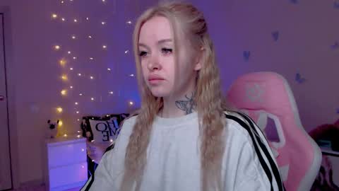 Mable online show from April 11, 12:37 am