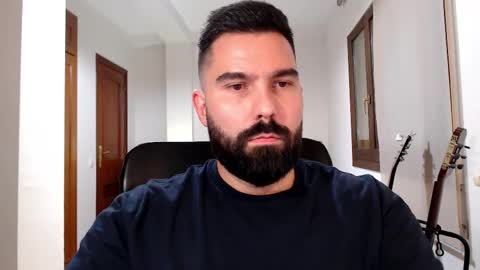 Snapshot of naughtybear_69 chatting on October 15, 9:43 am Tom online show from October 15, 9:43 am