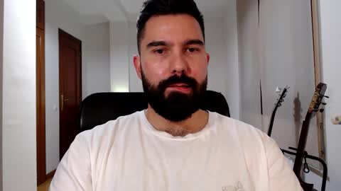 Snapshot of naughtybear_69 chatting on October 20, 9:47 am Tom online show from October 20, 9:47 am
