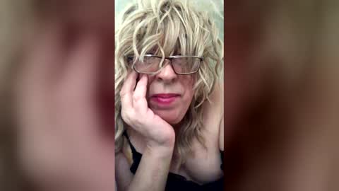 naughtycdgurl online show from April 3, 8:05 pm