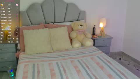 naughtynath_ online show from November 5, 4:31 pm