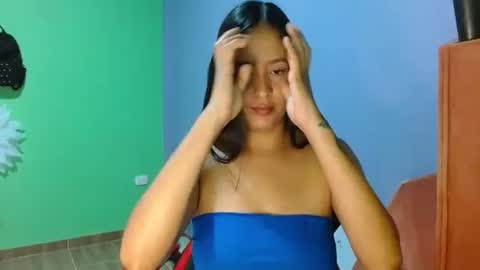 naughtysmile_ online show from March 5, 3:21 pm