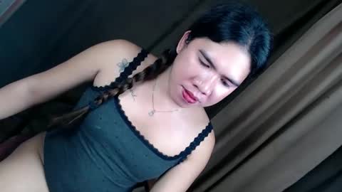 naughtywildvenice online show from May 6, 5:35 am