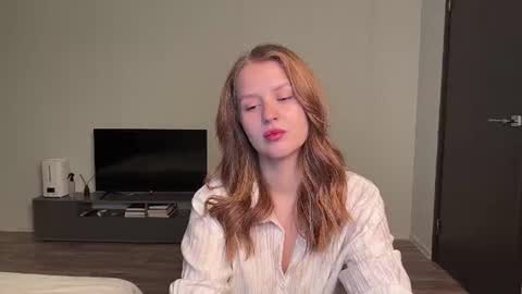 Mia online show from June 23, 10:16 pm