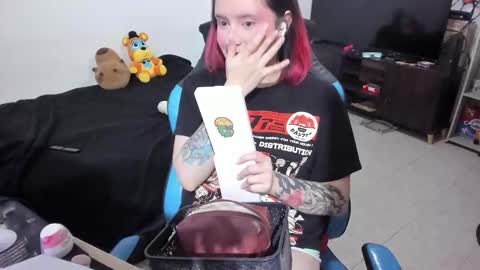 Geek Nicole    im Neeko UwU online show from January 17, 7:33 pm