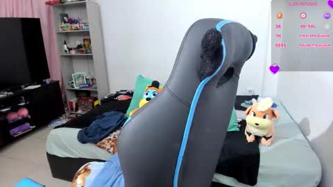 Geek Nicole    im Neeko UwU online show from October 10, 9:30 pm