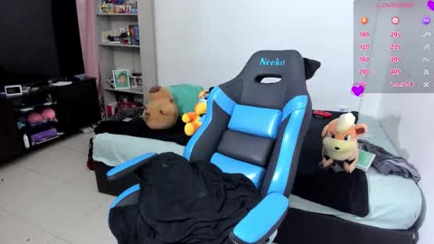 Geek Nicole    im Neeko UwU online show from September 21, 8:07 am