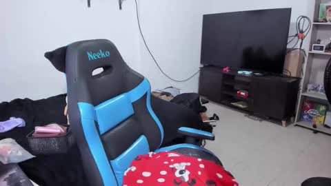 Geek Nicole    im Neeko UwU online show from January 5, 5:27 pm