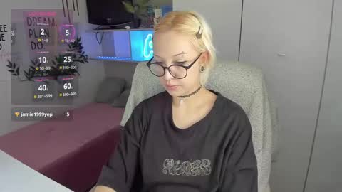 Kate online show from March 23, 2:33 pm