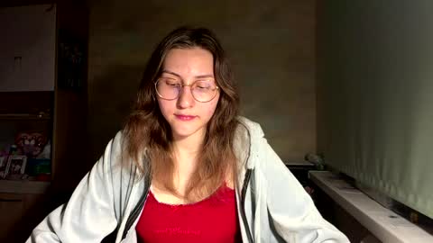 Mia online show from June 2, 7:27 pm