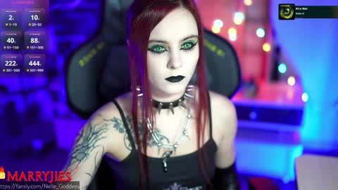 Snapshot of nelle_ chatting on January 23, 8:46 am online show from January 23, 8:46 am