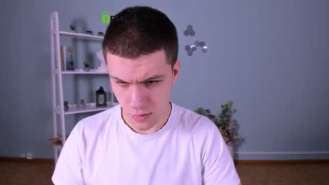 neo_raze_ online show from February 1, 9:50 am