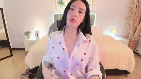 Sarah  online show from May 6, 3:12 am