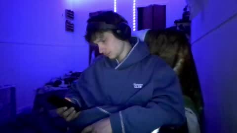 nephew_p online show from June 3, 2:25 am