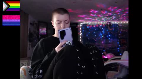 Snapshot of nerdy_squirty chatting on October 14, 6:05 am NerdySquirty online show from October 14, 6:05 am