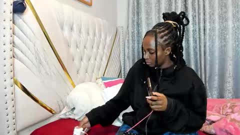 netfux_and_chill online show from February 3, 5:05 am