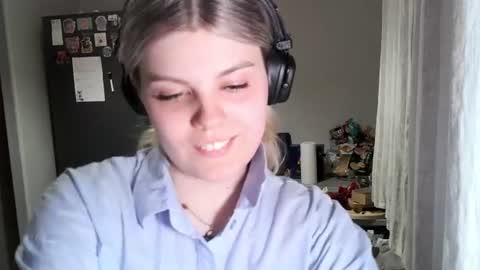 never_enoughh online show from June 19, 7:09 pm