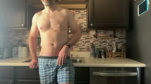 newguy_097 online show from October 23, 3:35 pm