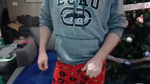 Snapshot of newvvorld chatting on December 31, 5:18 pm NewWorld online show from December 31, 5:18 pm